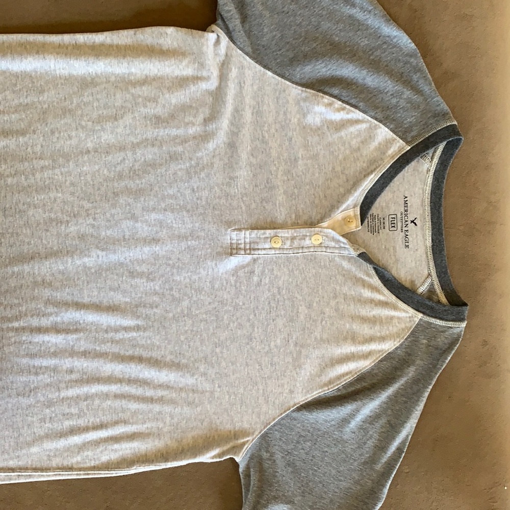 men’s American eagle tshirt